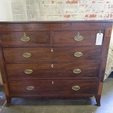ANTIQUE ENGLISH CHEST OF DRAWERS IN MAHOGANY WITH INLAY DETAIL AND SOLID BRASS HARDWARE