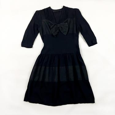 Vintage 1930s Black Rayon and Grosgrain Horizontal Stripe Bow Dress / 1940s / Medium / Vamp / Goth / Crepe / Inky / M / 29 Waist / Minimal 