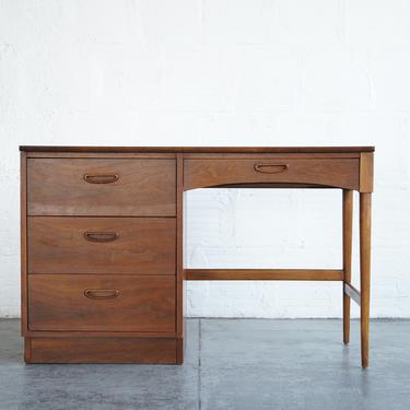 Andre Bus for Lane Acclaim Writing Desk