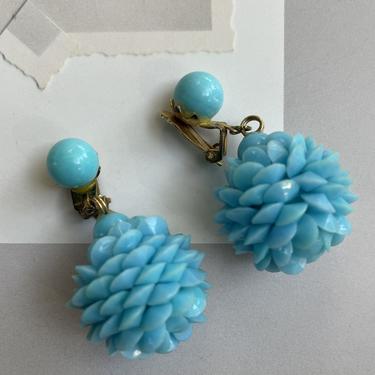 *1960s Blue Plastic Ball Clip Earrings*