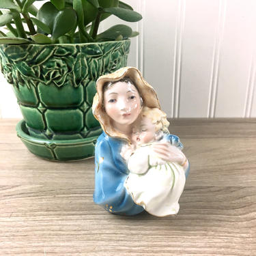 Madonna and child figurine #682 - porcelain made in Italy - 1960s vintage 