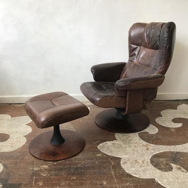 Vintage lounge chair &amp; ottoman