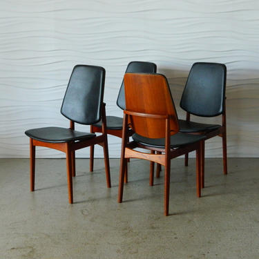 HA-C8327 Set of Four Arne Hovmand-Olsen Teak Chairs