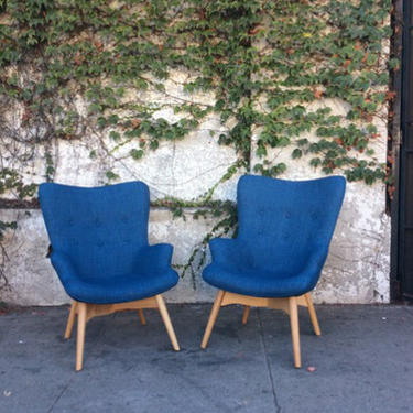 Mid Century Style Lounge Chair in Blue