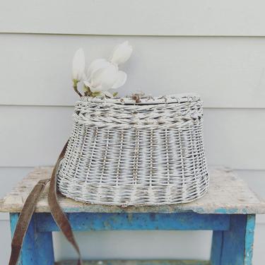 Beautiful primitive farmhouse vintage French fishing basket 