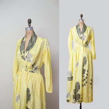 1940s Novelty Print Dressing Gown / 40s Yellow Fish Print Taffeta Dress 