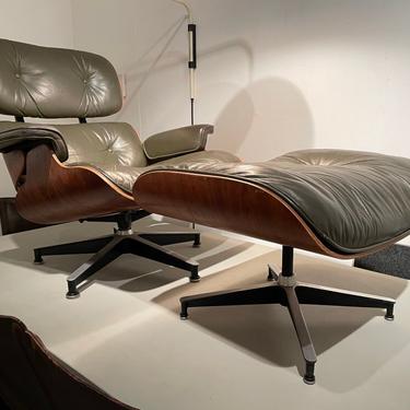 Rare Original Eames 670-671 Lounge and Ottoman in Avocado Green Leather