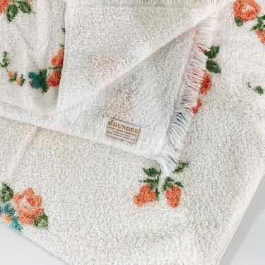 Vintage Cotton Bath Towel Dundee Bathroom Decor 1960s 60s Peach Roses Bow Wedding Gift Mid-Century Retro Foral Flowers White Terrycloth 