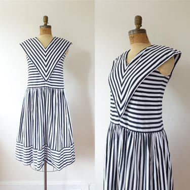 Vintage 80s Black and White Striped Cotton Dress/ 1980s Pointed Collar Thick Striped Midi Dress/ Size Medium Large 