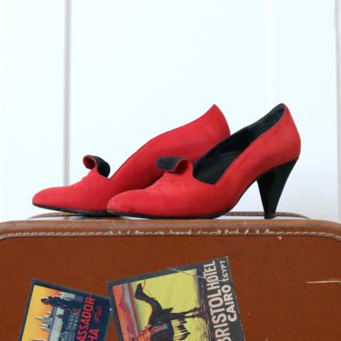 vintage 1990s Italian suede pumps • avant garde red & black vampy high heels 