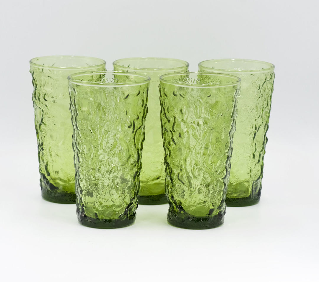 VINTAGE MID CENTURY GLASS AVOCADO GREEN ANCHOR HOCKING TEXTURED 12 OZ GLASSES 4 