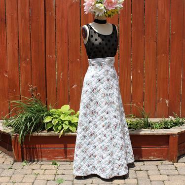 Vintage 1960s/1970s Quilted Maxi Skirt - Horse Print Long White A-Line Skirt - XS 