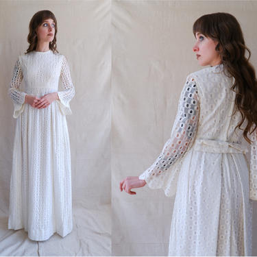 Vintage 70s Lace Bell Sleeve Dress/ 1970s Long Scalloped Sleeve White Gown/ Wedding Bridal/ Size Medium 