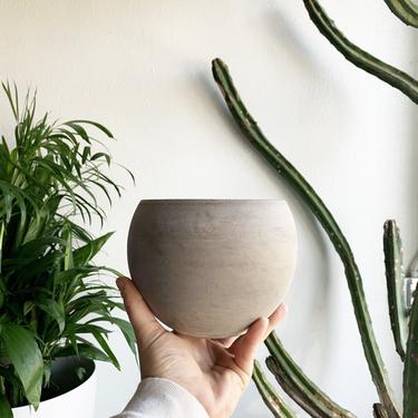 5.5&quot;Pot/Planter-Ceramic Orb with Concrete Look