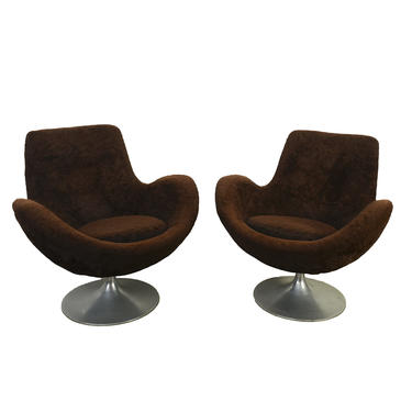 Pod Chairs on a Tulip Base Pair of Chairs Overman Danish Modern 
