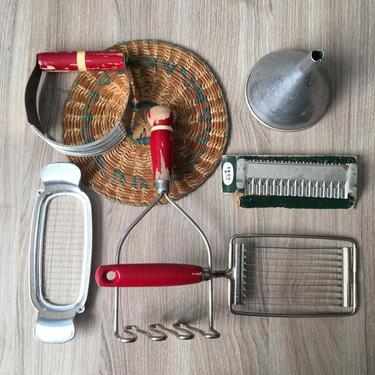 Kitchen utensils collection - 6 pieces - aluminum and red handles 