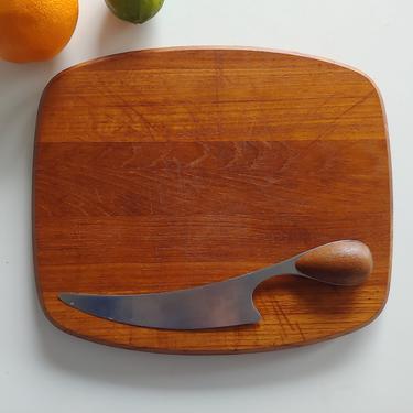 Dansk Cheese Cutting Board and Knife Set By Vivianna Torun 