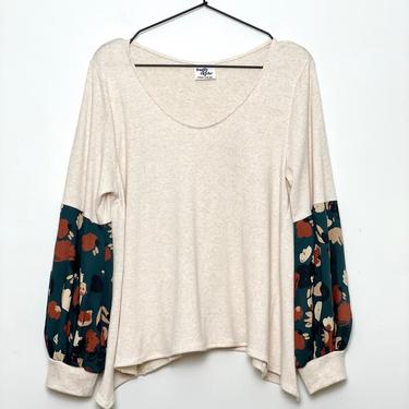 Blue-green Floral Sleeve Knit Blouse