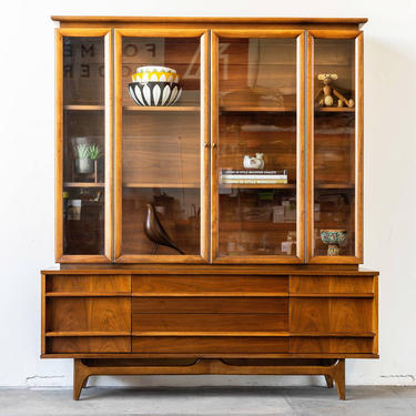 Young Manufacturing Mid-Century Modern Hutch 