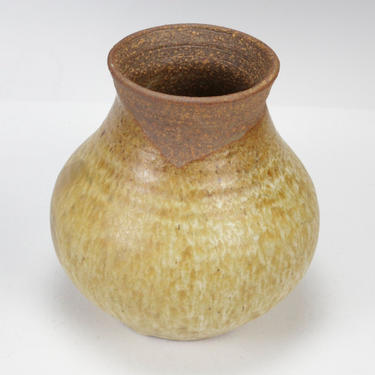 Vintage Artisan Mid Century Modern Stoneware Pottery Vase Tan Studio Signed 