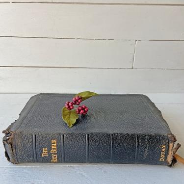 Vintage 1940's Black Holy Bile With Red Pages, Revised Standard Version // Antique Religious Decor, Bible For Bookshelf, Mantle, Rustic 