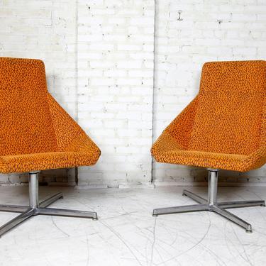 Pair of mcm atomic star trek style swivel armchairs on aluminum base by Arcadia Chairs in CA | Free delivery in NYC and Hudson valley areas 