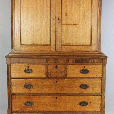Late 1800s-NLT1900 Antique English Oak Linen Press, Cabinet over chest.  Free Springfield VA Pick up/Shipping Available 