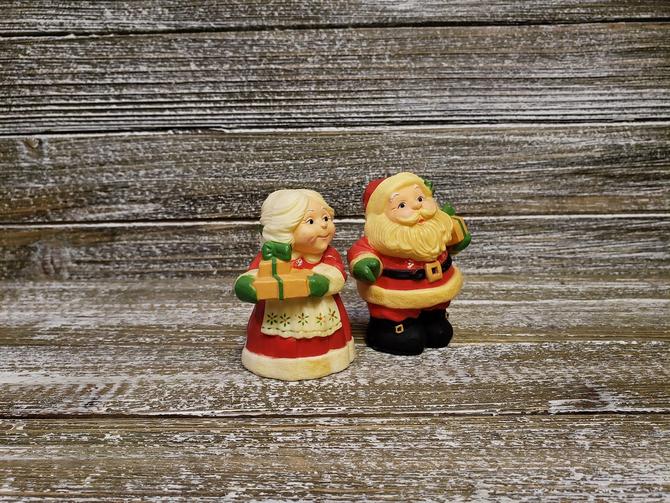 Vintage 90s Holiday Salt And Pepper Shakers