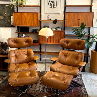 A Pair of Vintage Mid Century Lounge Chairs and Ottomans by Selig