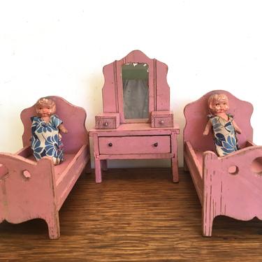 Vintage Strombecker Pink Beds And Dresser, Wood Doll Furniture, Pink Bedroom Set, Twin Beds And Dresser With Mirro 