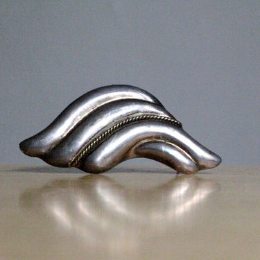 Vintage Modernist Silver Pin 