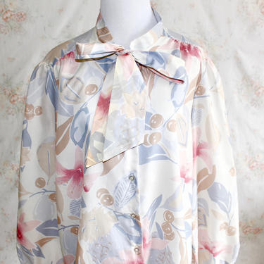 Vintage 80s Pussy Bow Blouse, 1980s Secretary Blouse, Top, Puff Sleeves, Ascot, Floral, Novelty Print 