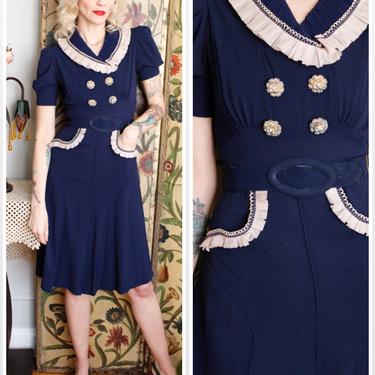 Early 1940s Dress // Cupcake Cutie Rayon Dress // vintage 40s dress 