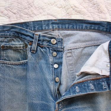 80s 90s Levis 501 Button Fly Jeans Mid Rise Medium Wash 