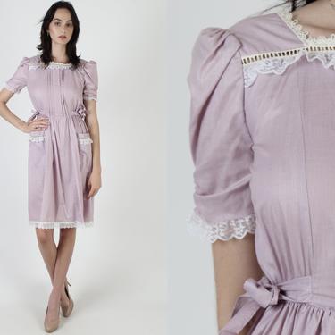 NWT Gunne Sax Dress / NOS W/Tag Vintage 70s Jessica McClintock Dress / Lilac Floral Lace Apron Wrap Pockets Mini Dress 
