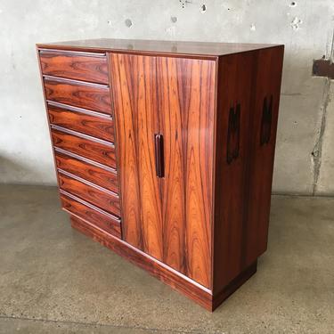 Mid Century Rosewood Bachelor Chest of Drawers