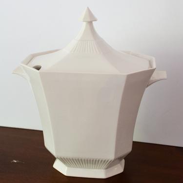 Rare Vintage Independence Ironstone Soup Tureen 