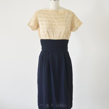 SALE ~ 1940s lace dress / cocktail dress / vintage 40s dress 