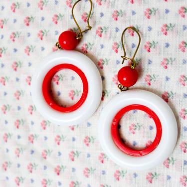 1980's Red and White Circular Dangle Earrings 