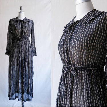 Antique 1910s Muslin Farm Dress/ Handmade Sheer Black Calico Cotton Dress/ Workwear Chore 10s 20s /  Size Medium 