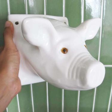 Vintage Ceramic Pig Wall Hook - White Pig Sow Towel Apron Hook - Farmhouse Kitchen Decor - Shabby Chic - Housewarming 