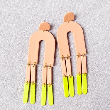 FRINGE in dusty peach + chartreuse // Spring Collection // Polymer Clay // Large Statement Earrings // Dangle and drop // Modern Minimalist 