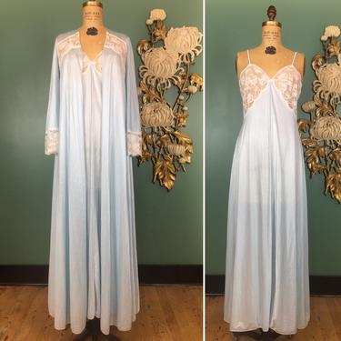 1970s peignoir, vintage lingerie, nightgown and robe, miss Elaine, sheer Lace, baby blue nylon, size medium, bell sleeves, disco, sexy, pin 
