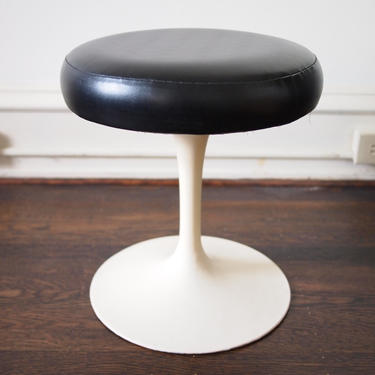 Vintage KNOLL Eero Saarinen TULIP Swivel STOOL, BR51, Black Vinyl, Mid-Century Modern chair eames era 