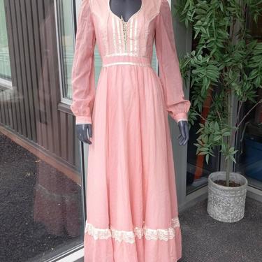 Vintage 1970's Gunne Sax Romantic Renaissance Bridal Collection, Pink, Size 13, White Lace and Pearl Trim, Self-Tied Back Bow, Long Sleeved 