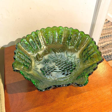 Vintage Imperial Glass Carnival Glass Heavy Grape Green Large Bowl 