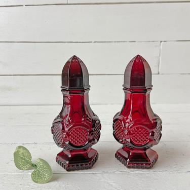 Vintage Avon 1876 Ruby Red Cape Cod Glass Salt & Pepper Shakers // Red, Gothic, Rustic, Farmhouse, Red Salt and Pepper Shakers // Gift 