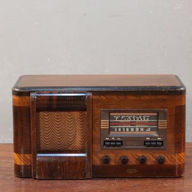 1930s Art Deco RCA Victor Tube Radio