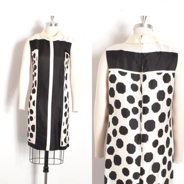 Vintage 1960s Dress / 60s Graphic Print Silk Shift Dress / Black White ( S M ) 