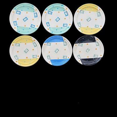 Vintage Post Modern 1980s Set of 6 Hand Made and Painted Pottery Ceramic 6.75&quot; Plates by Kelly Swope in a Memphis Milano Style 